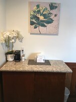 Ropa de cama de alta calidad, wifi gratis, ropa de cama y despertador 