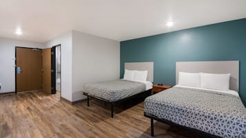Standardzimmer, 2 Doppelbetten, Nichtraucher | Schreibtisch, Bügeleisen/Bügelbrett, kostenloses WLAN, Bettwäsche