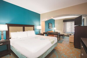 Deluxe Suite, 1 King Bed, Non Smoking | Premium bedding, pillow-top beds, minibar, desk