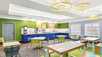 Free daily continental breakfast