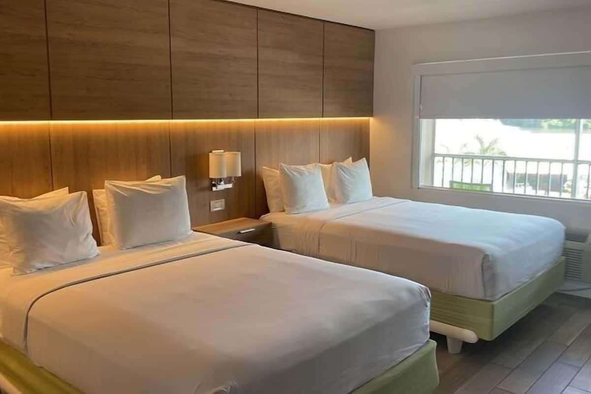 Family Room - 2nd Floor | Premium bedding, Tempur-Pedic beds, in-room safe, desk