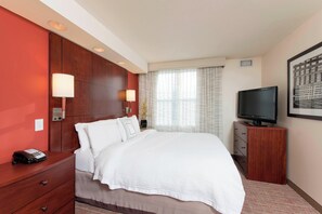 Premium bedding, in-room safe, desk, iron/ironing board