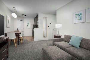 Premium bedding, desk, iron/ironing board, free rollaway beds