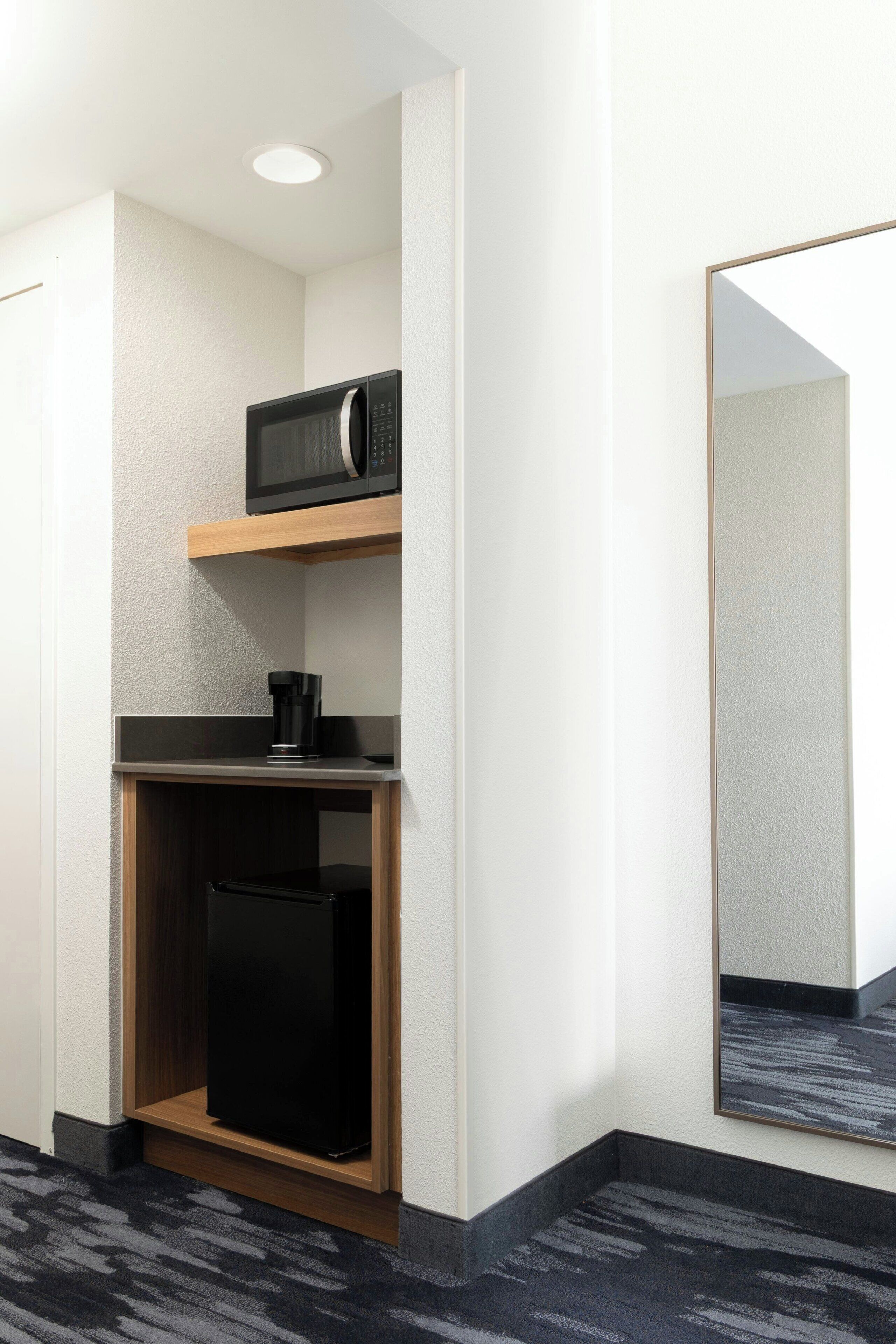 premium bedding, pillow-top beds, in-room safe, desk