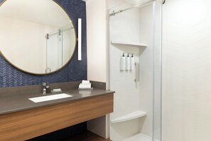 Combined shower/tub, free toiletries, hair dryer, towels - Fairfield Inn & Suites Spokane Airport (Spokane)