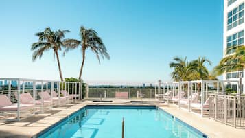 3 outdoor pools, pool umbrellas, pool loungers