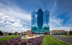 Front of property - Seneca Niagara Resort & Casino (Niagara Falls)