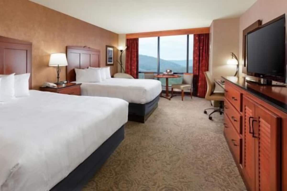 In-room safe, desk, blackout curtains, iron/ironing board