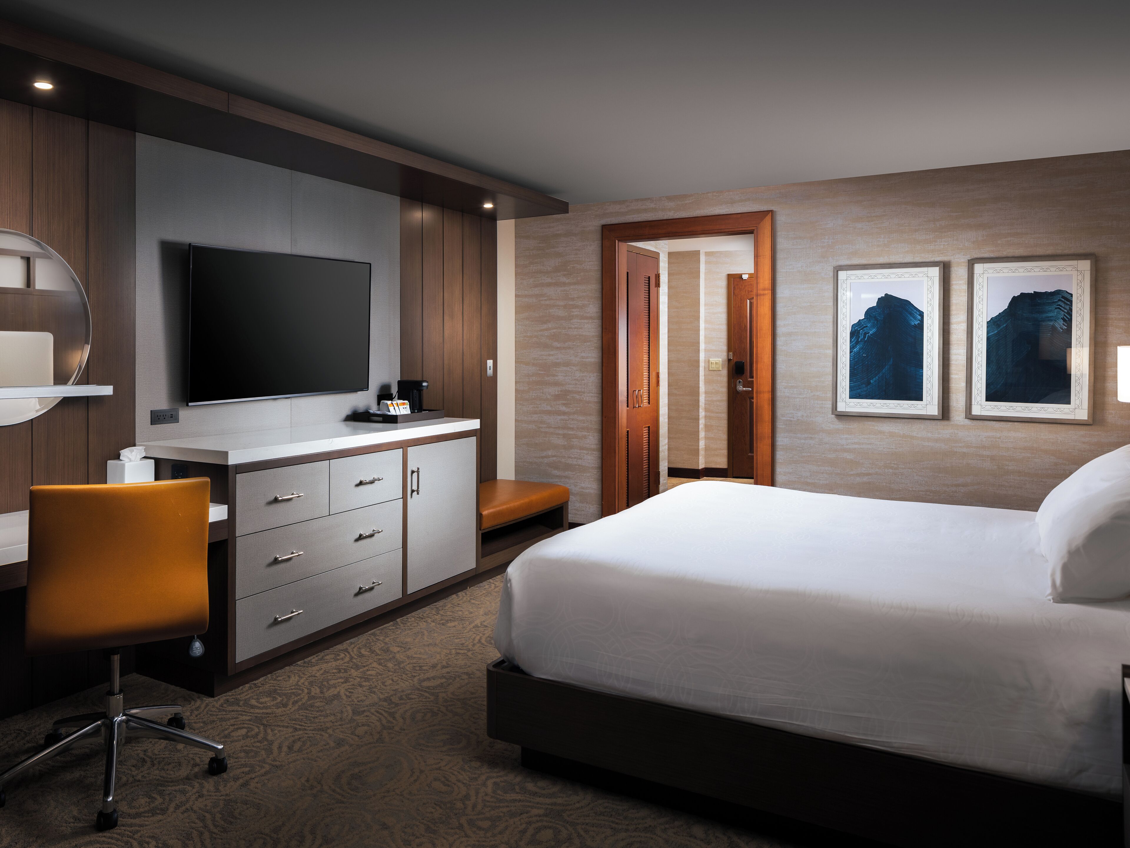 Camas con pillow-top, caja de seguridad en la habitación y escritorio 