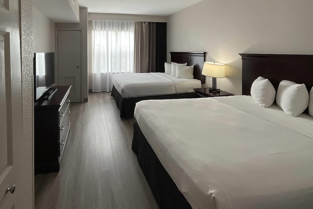 Suite, 1 Bedroom, Non Smoking | Desk, iron/ironing board, free cribs/infant beds, rollaway beds