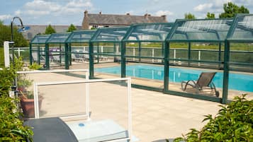 Indoor pool, seasonal outdoor pool, sun loungers