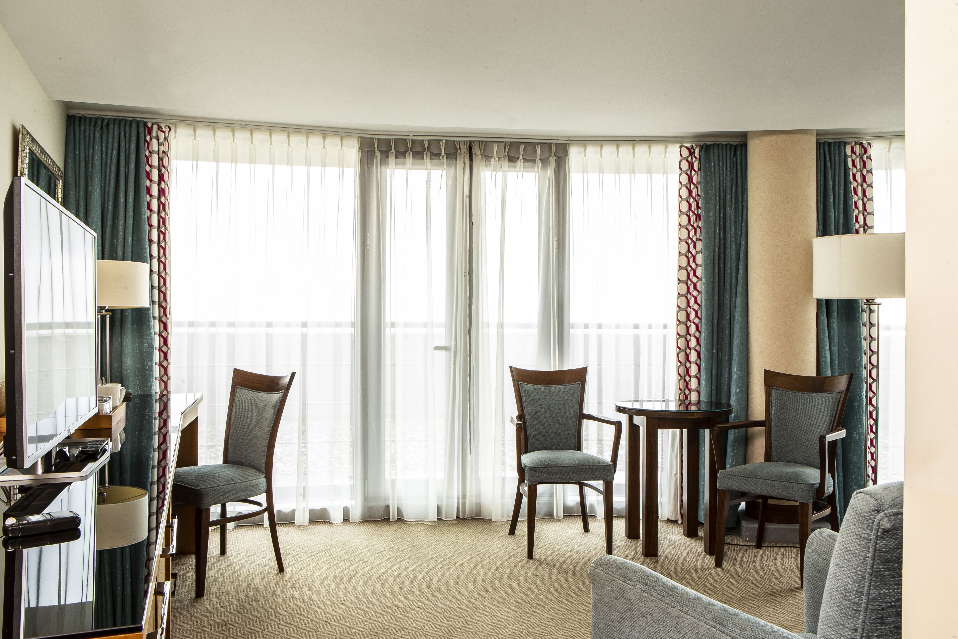 big double suite | 1 bedroom, in-room safe, individually furnished, desk