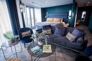 Suite (The Other Penthouse Suite) | In-room safe, individually furnished, desk, soundproofing