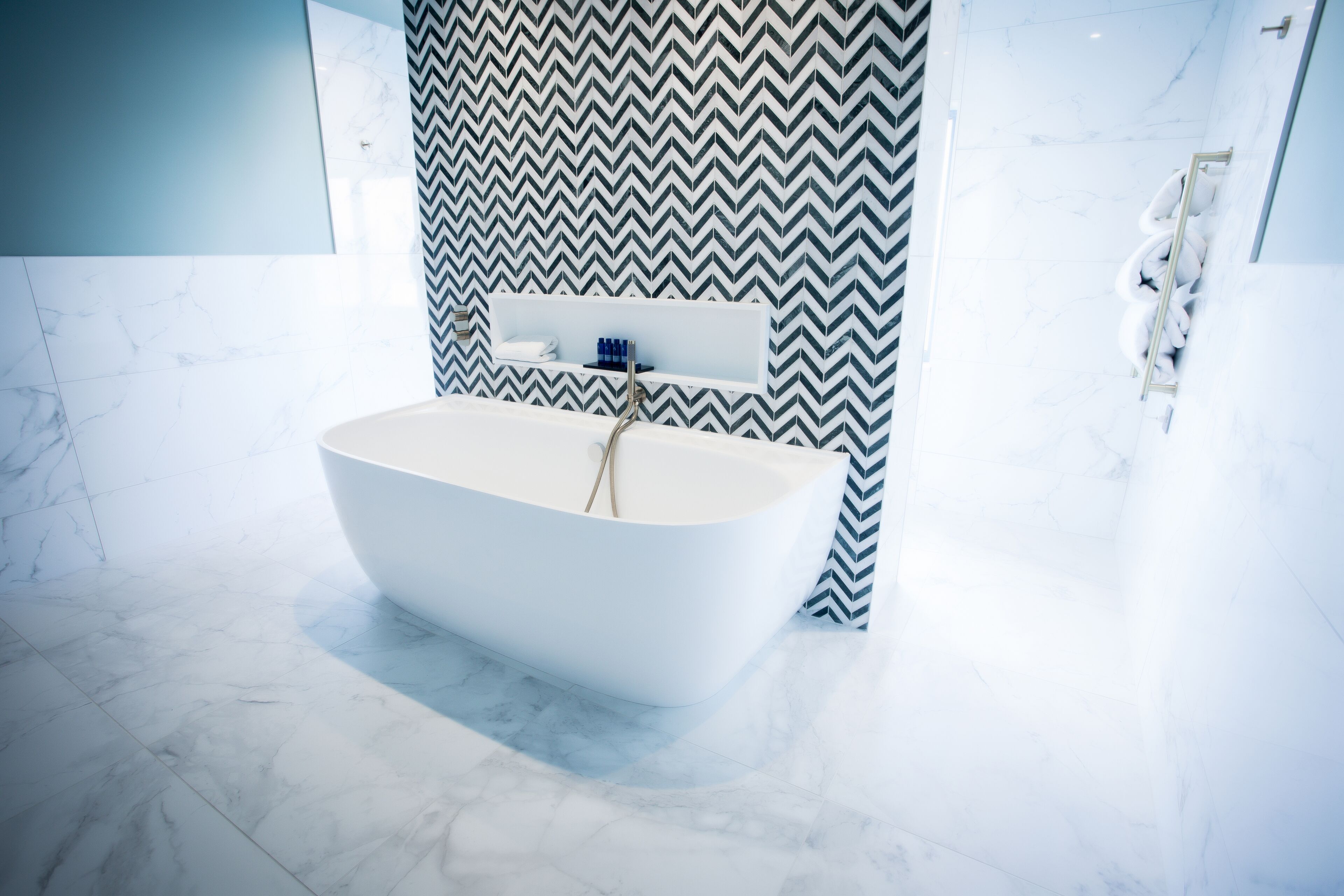 deep-soaking bathtub