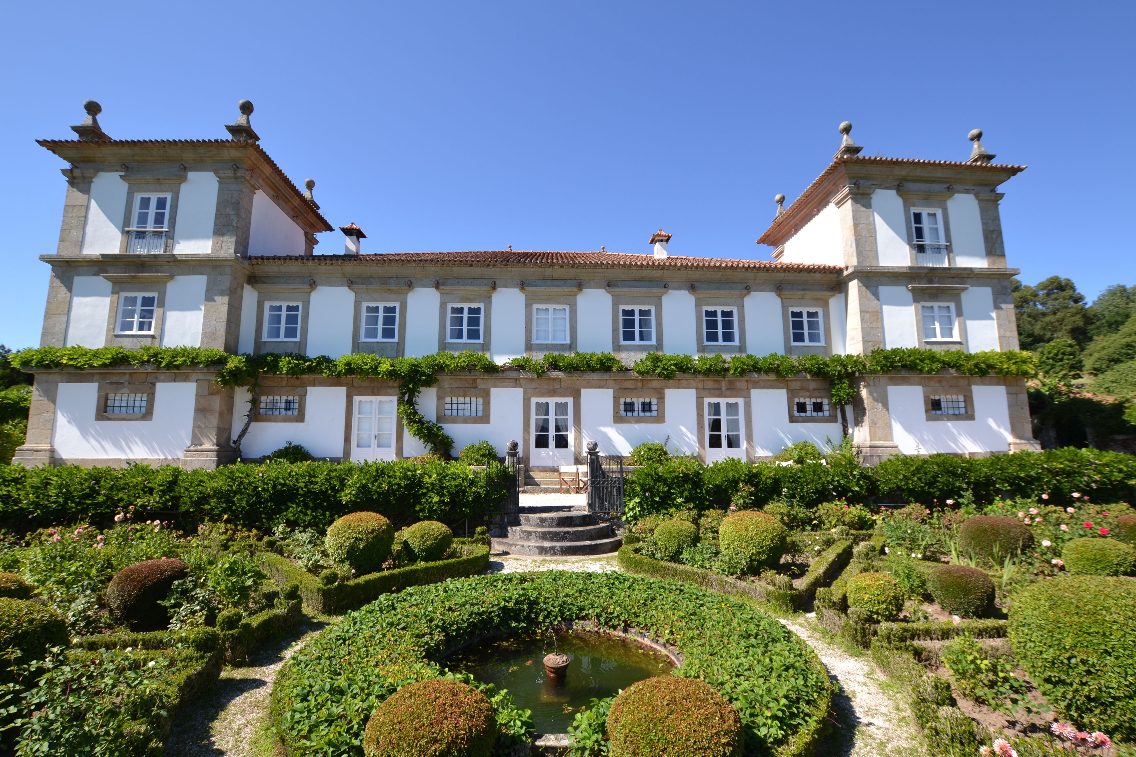 Fachada da propriedade