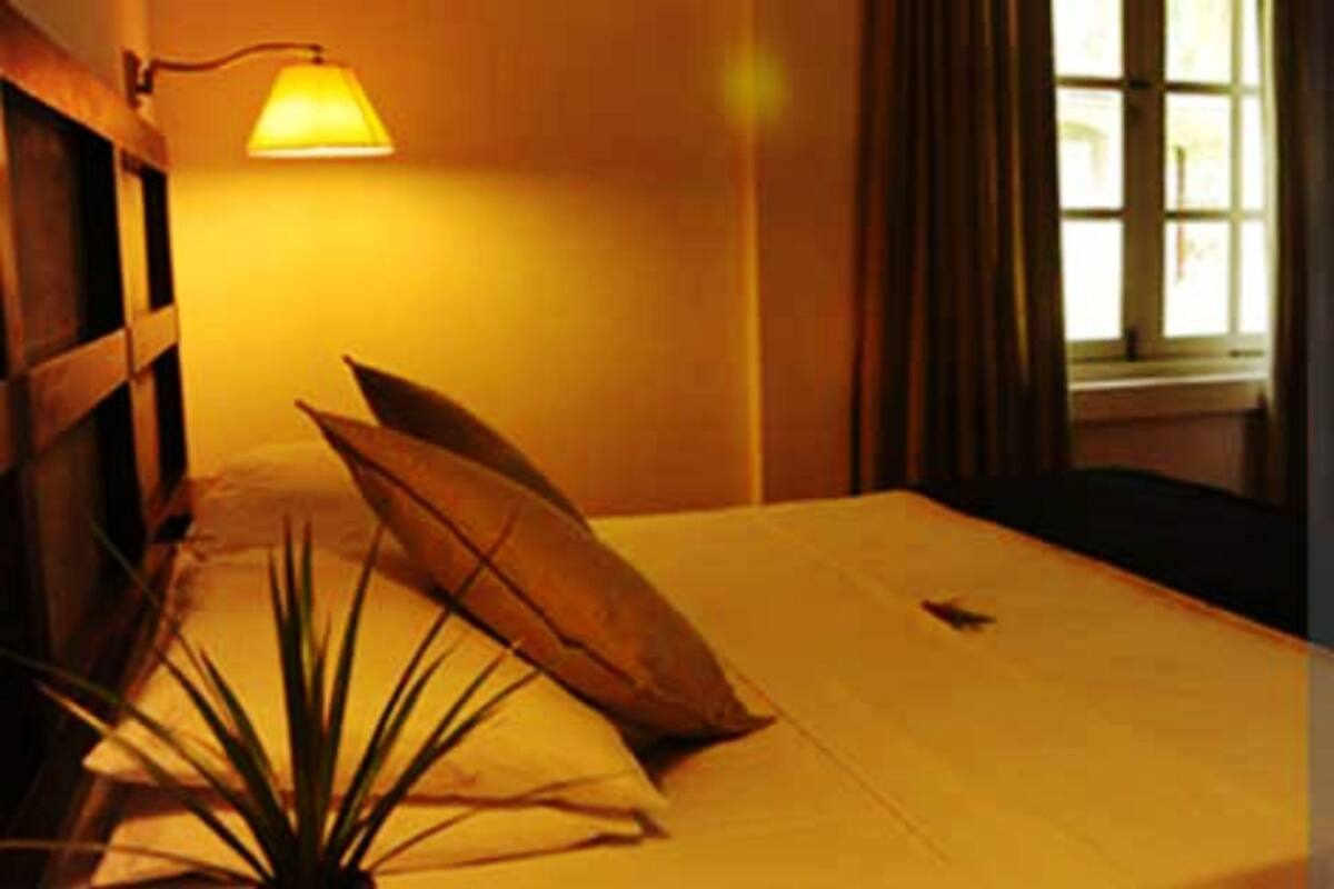 Minibar, rollaway beds, free WiFi