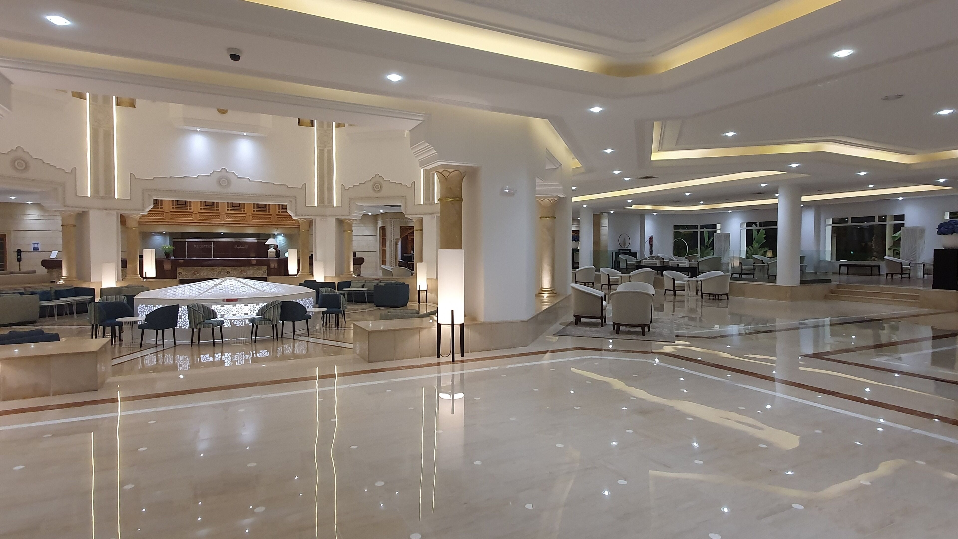 Coin salon dans le hall