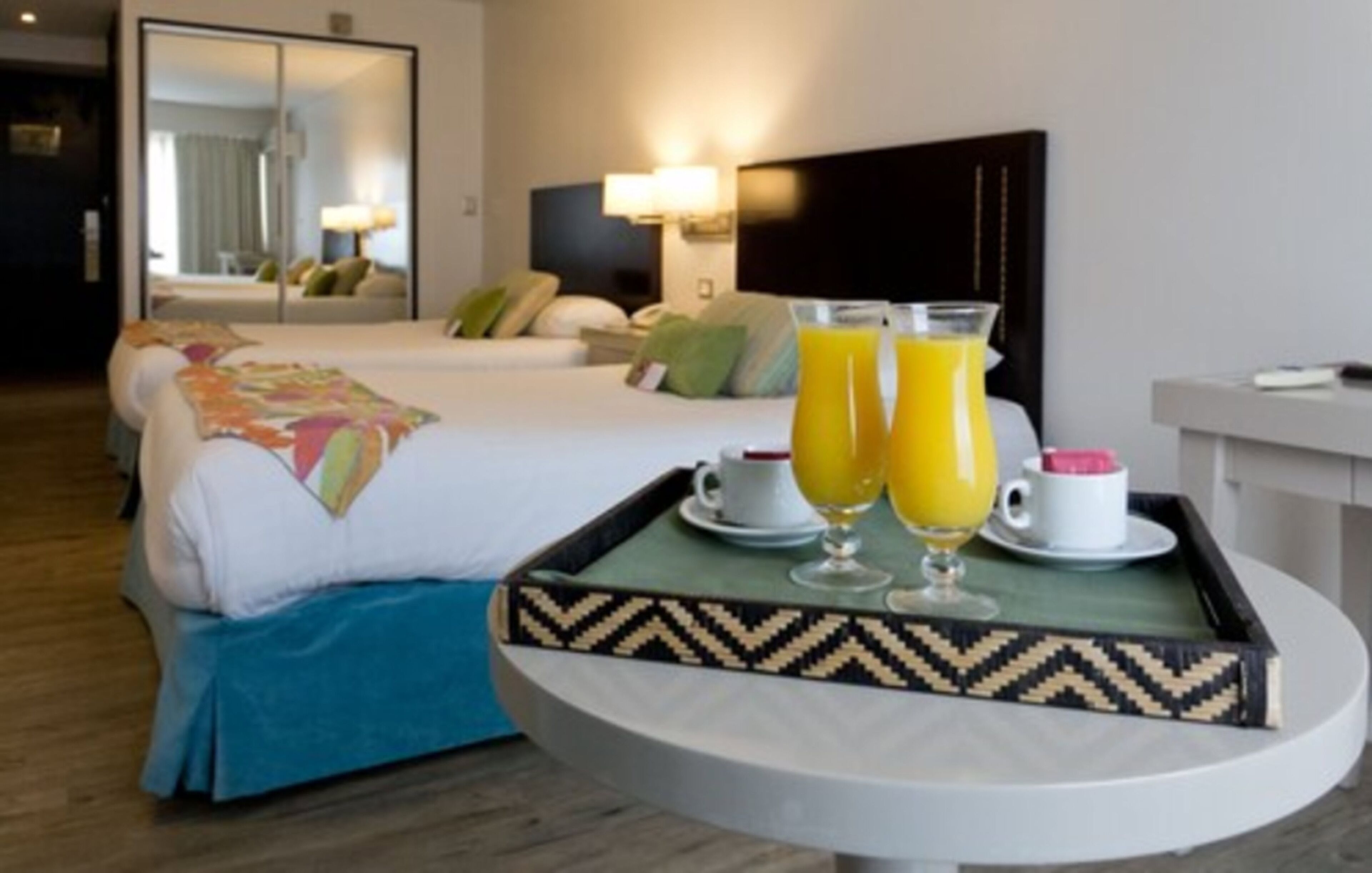 twin room, garden view | 1 bedroom, premium bedding, minibar, in-room safe