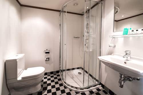 Dusche im Bad