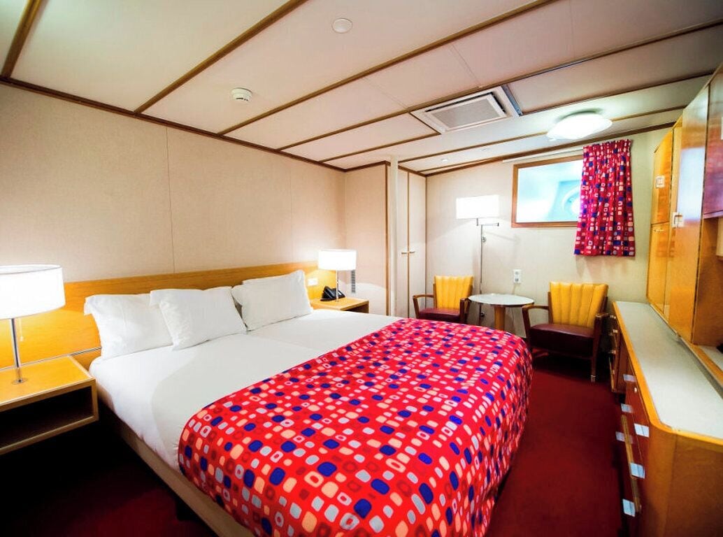 Superior Double Room | Down duvets, in-room safe, desk, iron/ironing board