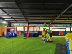 Area giochi per bambini (al coperto)