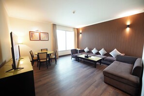 Premium bedding, in-room safe, soundproofing, iron/ironing board