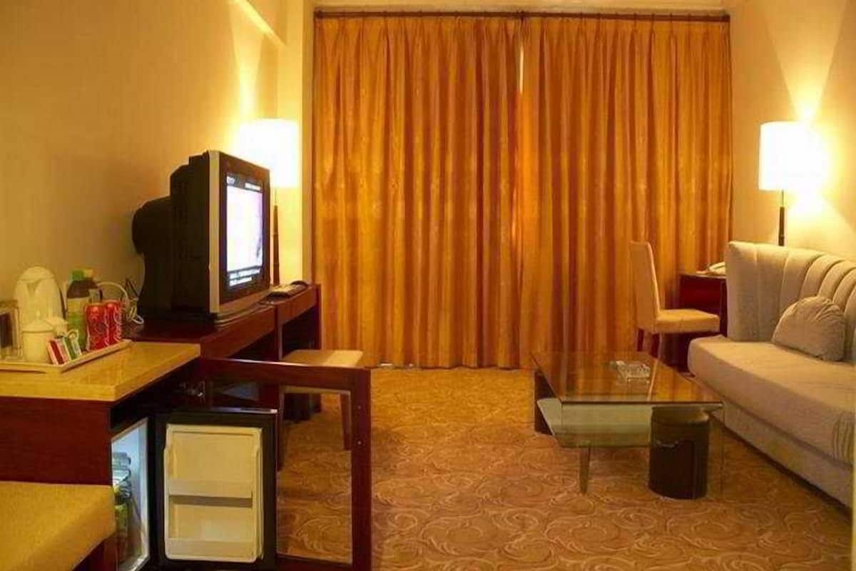 Living area | 32-inch LCD TV with satellite channels, TV, DVD player