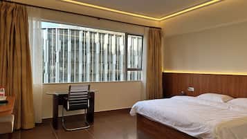 Business-værelse - 1 queensize-seng | Minibar, lydisolering, ekstra senge (tillægsgebyr), gratis Wi-Fi