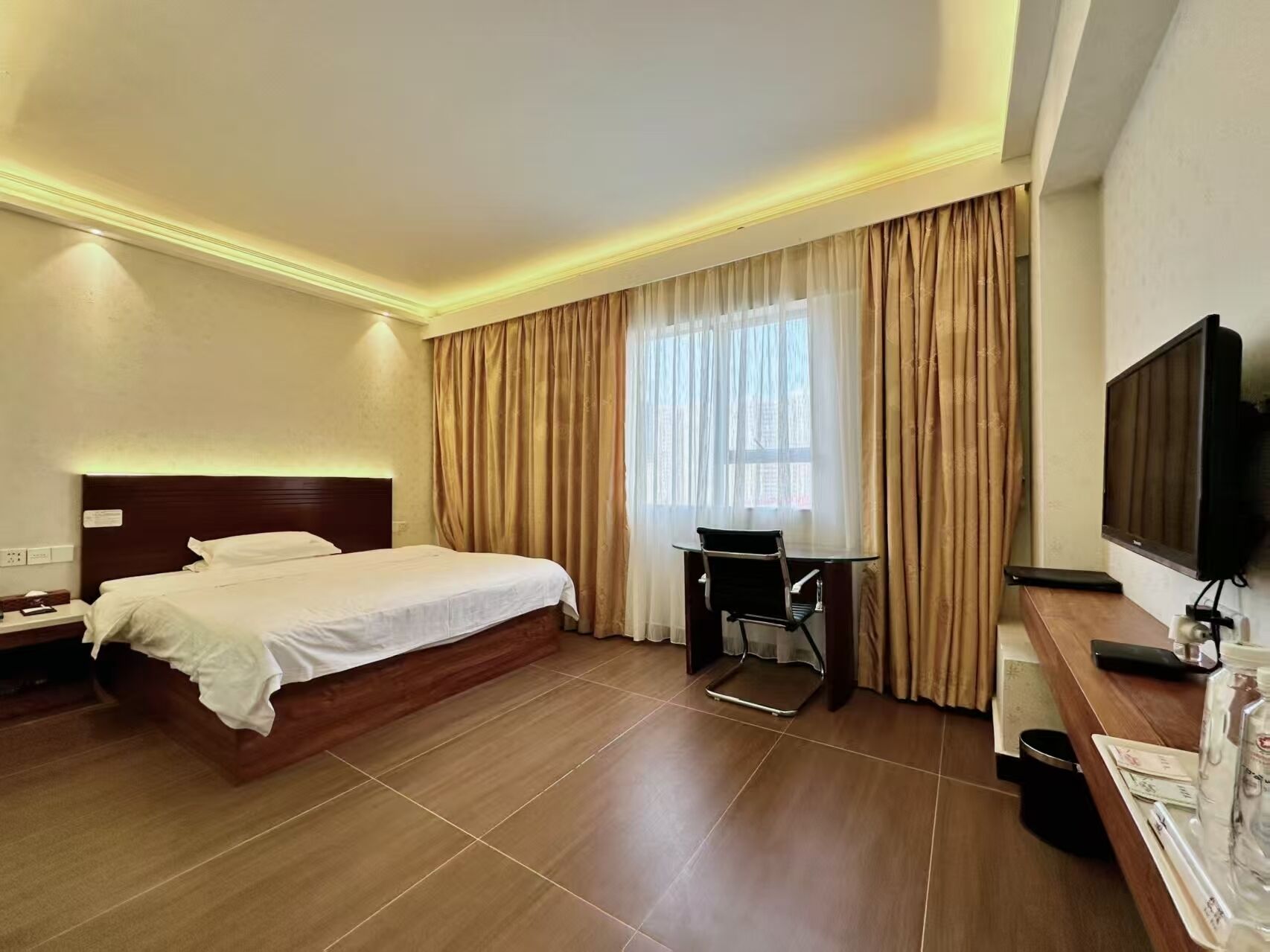 Habitación empresarial, 1 cama Queen size | Minibar, insonorización, camas extra y wifi gratis 