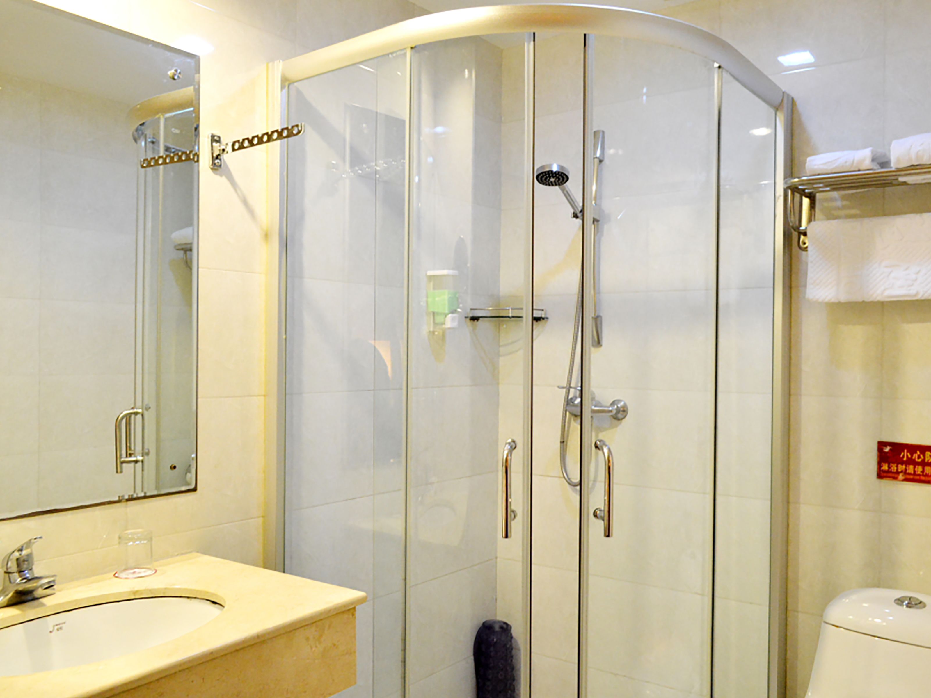 Standardenkeltværelse - uden vindue | Minibar, lydisolering, ekstra senge (tillægsgebyr), gratis Wi-Fi