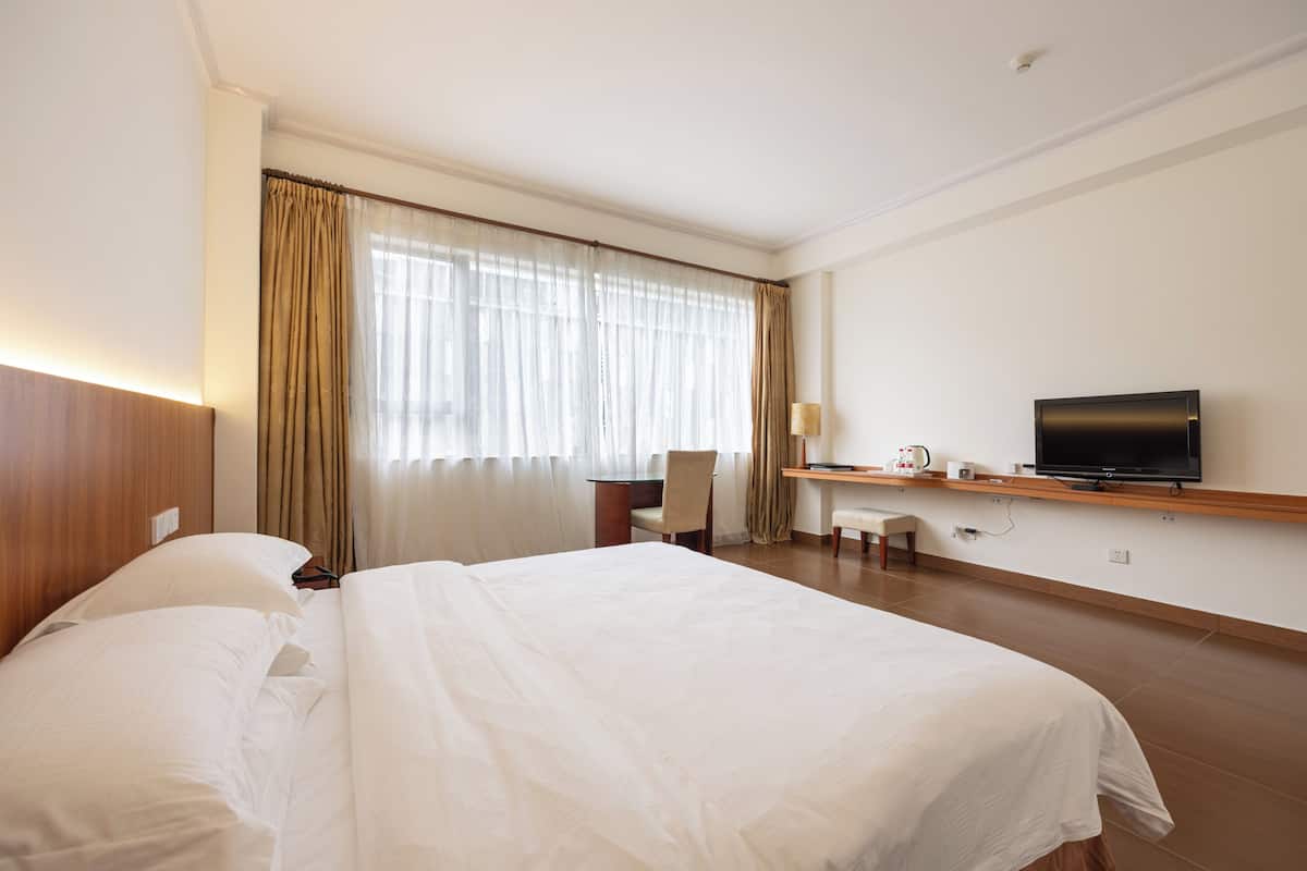 Superior Business Double Room | Minibar, soundproofing, rollaway beds, free WiFi