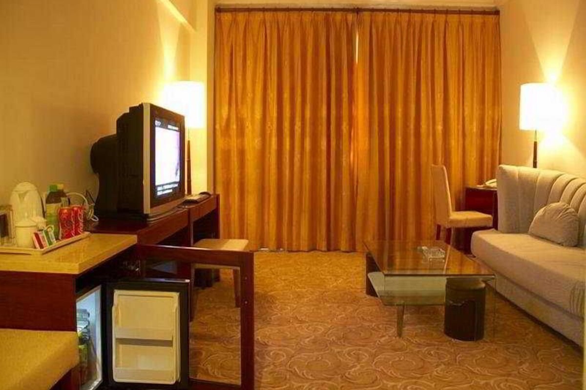 거실 공간 | 위성 채널 시청이 가능한 32인치 LCD TV, TV, DVD 플레이어