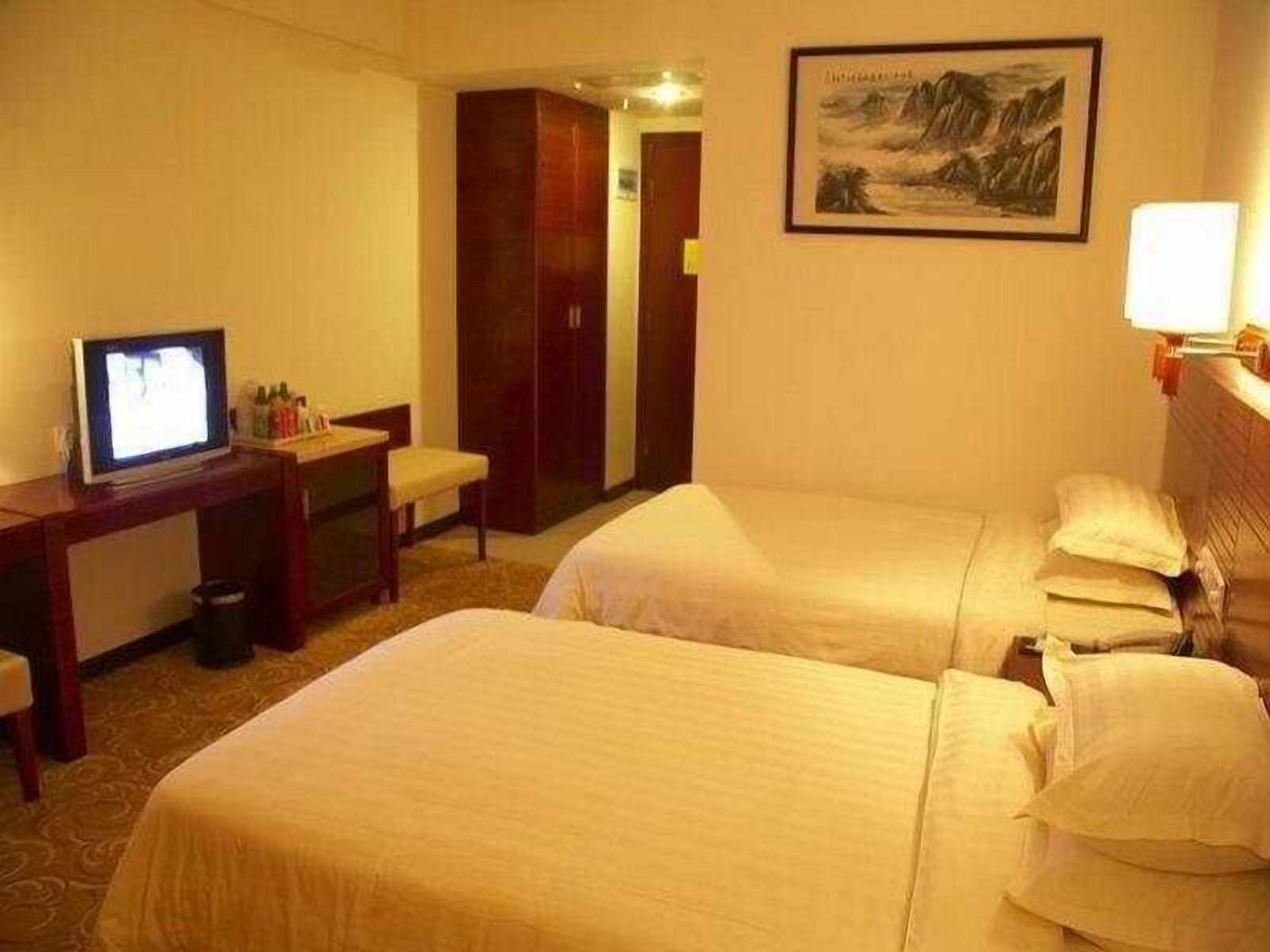 Minibar, soundproofing, rollaway beds, free WiFi