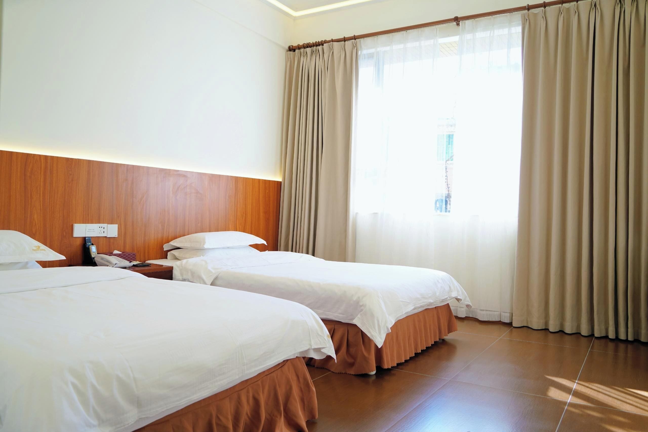 Business Twin Room | Minibar, soundproofing, rollaway beds, free WiFi
