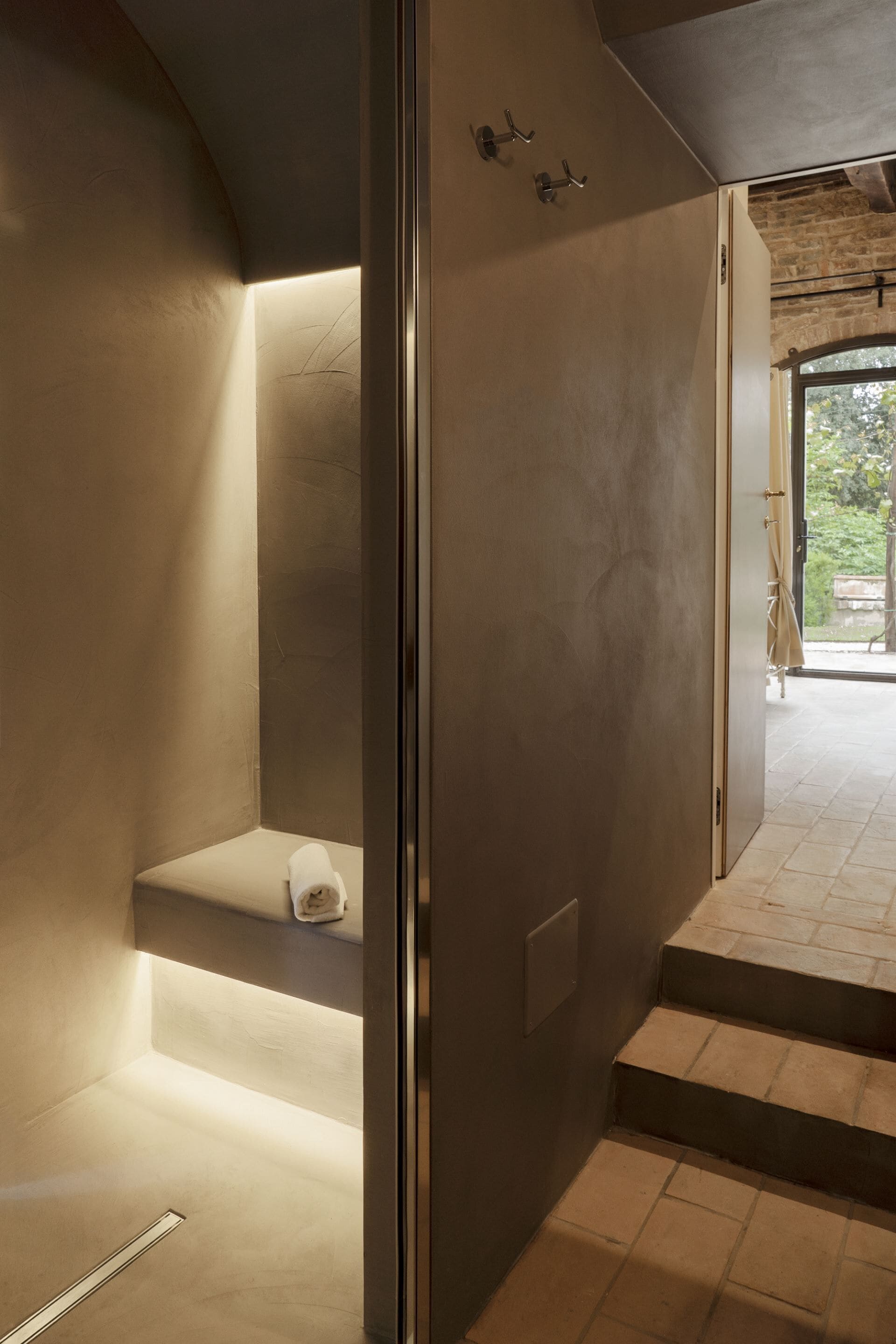 Deluxe-Suite | Badezimmer | Dusche, kostenlose Toilettenartikel, Haartrockner, Bidet