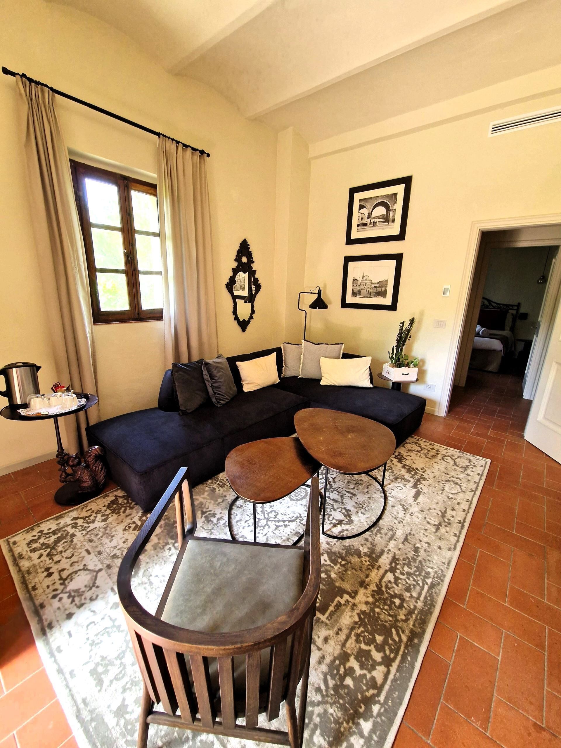 家庭套房 | 起居区 | 智能电视