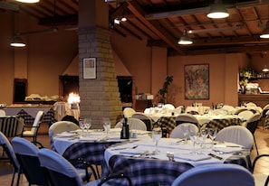 Breakfast, lunch, dinner served; Italian cuisine, al fresco dining