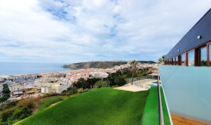 Departamento panorámico, en edificio contiguo | Vista del balcón