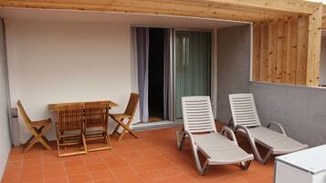 Superior Duplex, 1 Bedroom, Patio, Partial Ocean View | Terrace/patio