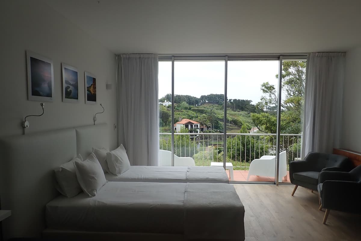 Standard Studio, 1 Bedroom, Kitchenette | 1 bedroom, in-room safe, desk, laptop workspace