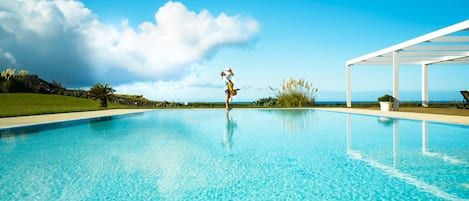 Outdoor pool, pool loungers