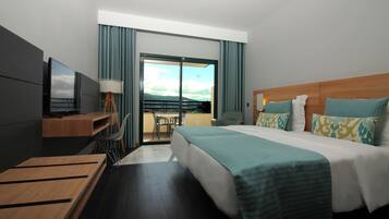 Minibar, desk, blackout curtains, rollaway beds