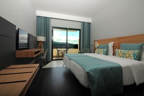 Minibar, desk, blackout drapes, rollaway beds - Madeira Panoramico (Funchal)