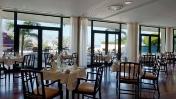 Der serveres morgenmad og aftensmad