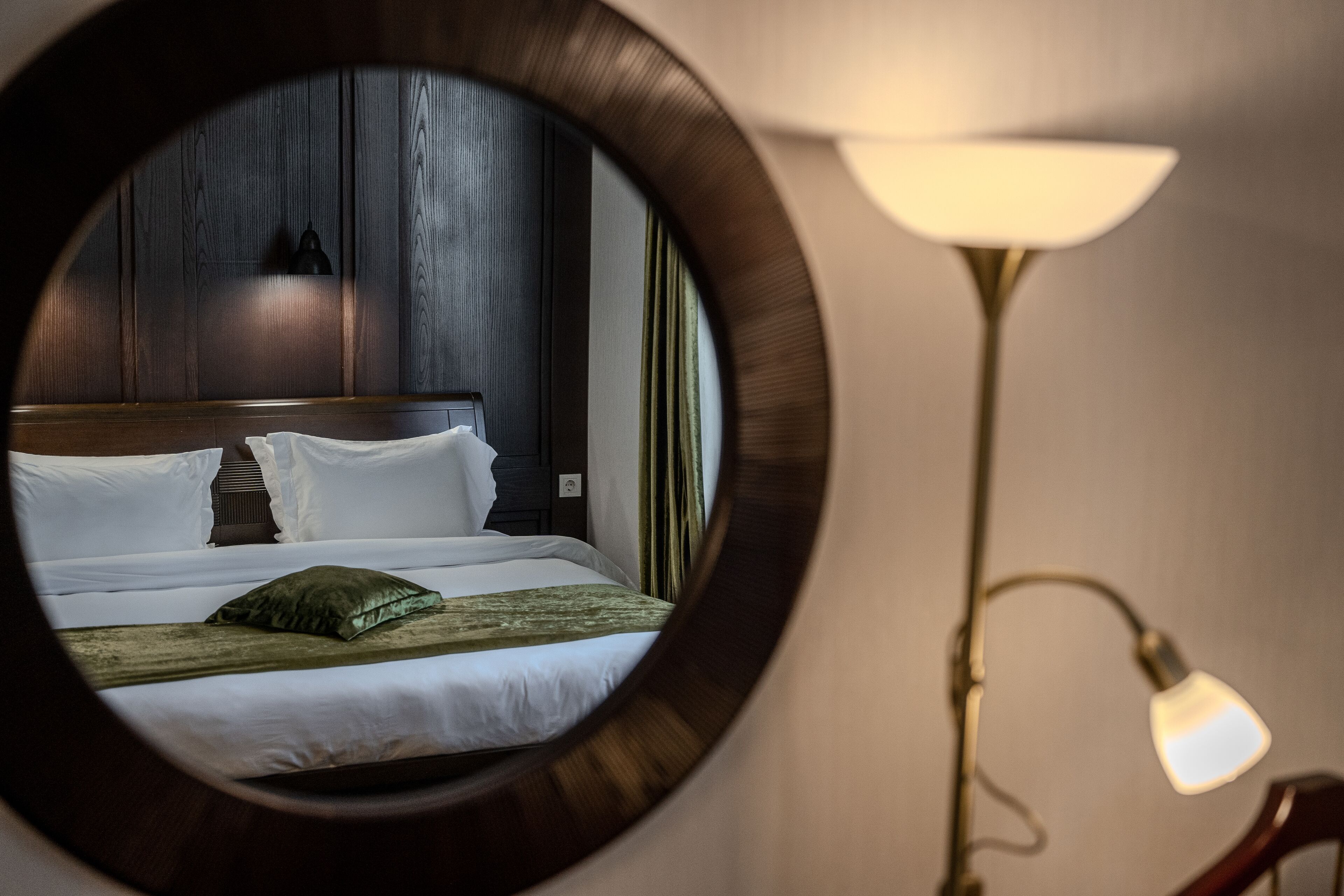 Executive Room | Premium bedding, minibar, in-room safe, desk