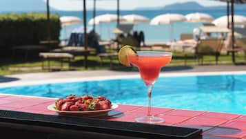 Poolside bar