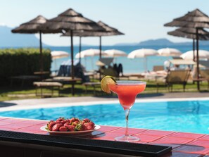 Bar vid poolen