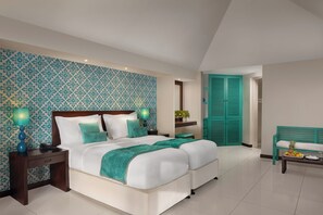 Down duvets, minibar, in-room safe, individually decorated - Adaaran Select Huduran Fushi - with 24hrs Premium All Inclusive (Lhohifushi)