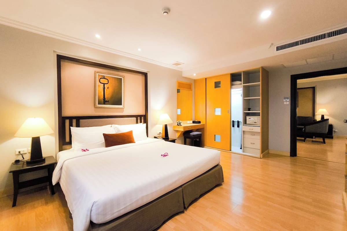 One Bedroom Suite | 1 間臥室、迷你吧、客房內保險箱、書桌