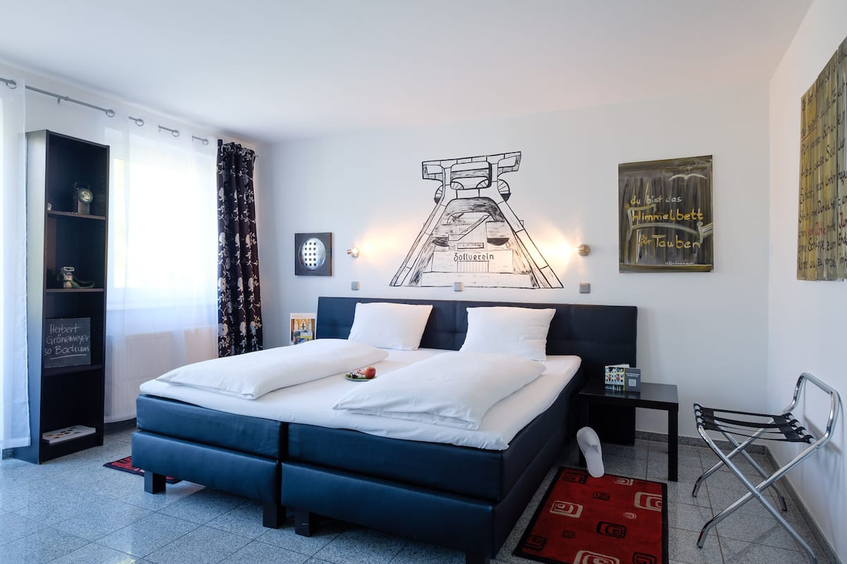 Standard Double Room | Hypo-allergenic bedding, in-room safe, desk, blackout curtains